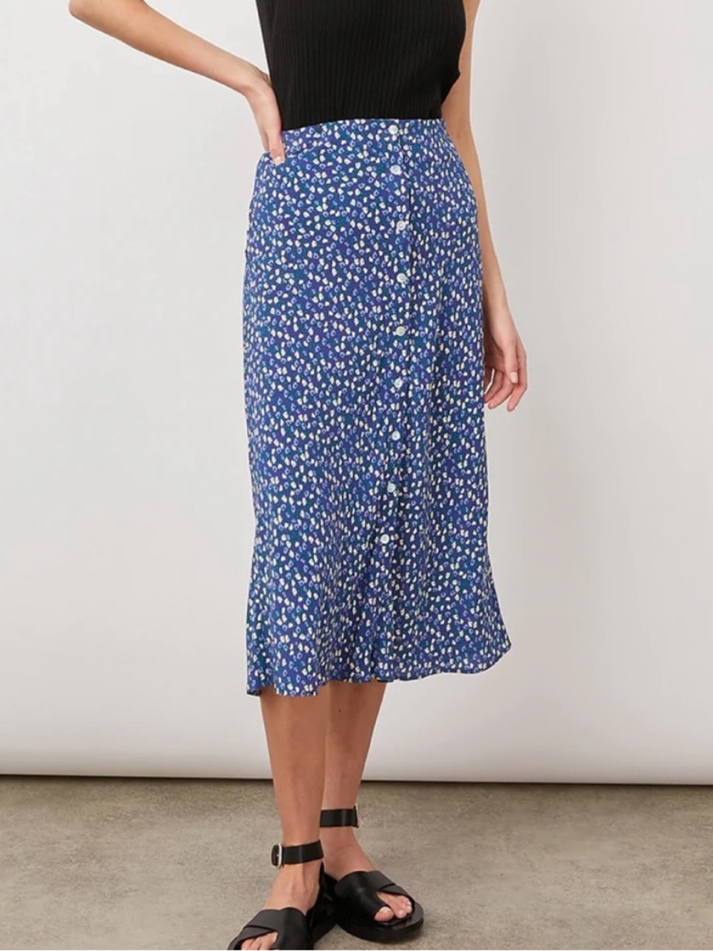 Rails Rosetta Skirt in Navy Ditsy Floral Size XS Button Front Blue Flowy Prairie